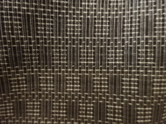 アンティーク　幾何学模様織出し本場泥大島紬着物